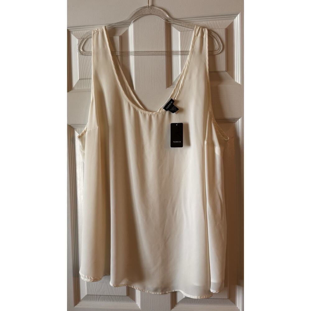 Torrid Cream V-Neck Tank Top Size 4